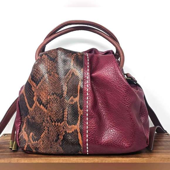 Time & Tru Women’s Fiona Burgundy Faux Leather Snake Skin Print Crossbody  NWOT - Picture 1 of 15
